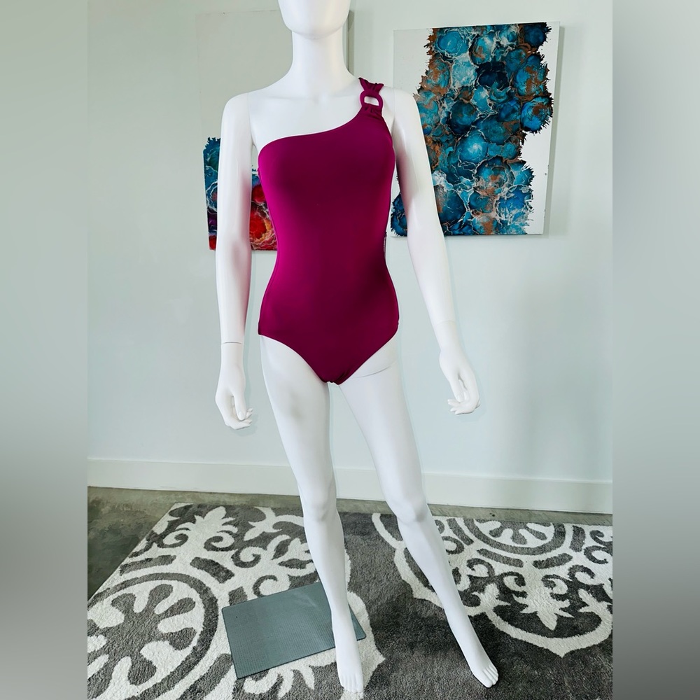 NWT- Robin Piccone “Kate” One Shoulder One Piece Swimsuit -size 2